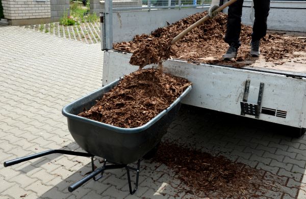 Bulk Mulch Delivery in Midland