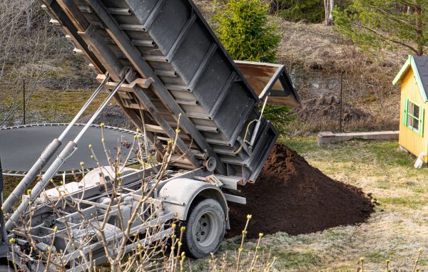 Yard Soil Delivery in Midland