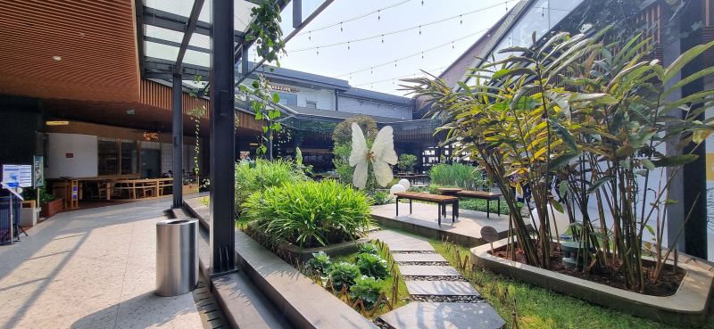 Commercial Landscape Service detail